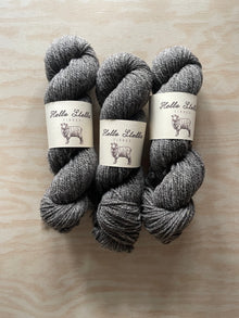  Natural Wild Wool (Undyed) - Dark Grey